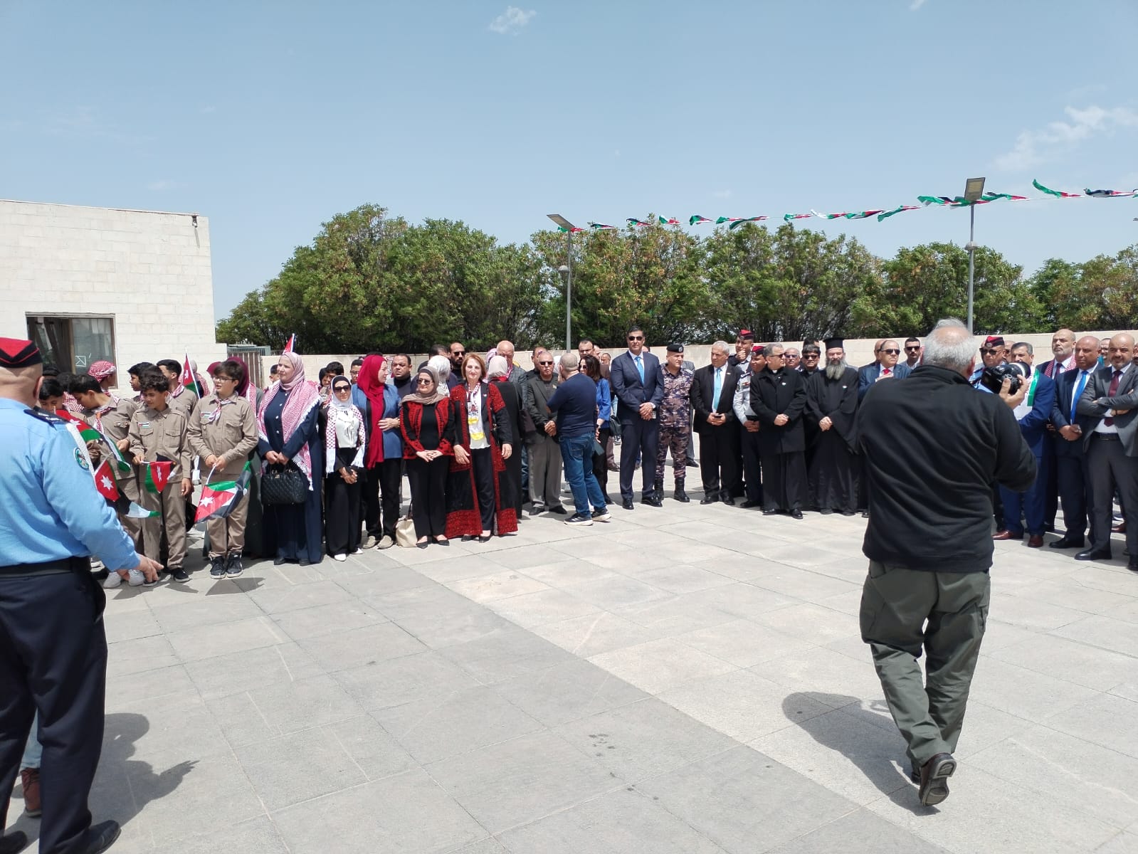 Madar Al-Saa Images 0.35164161361653756