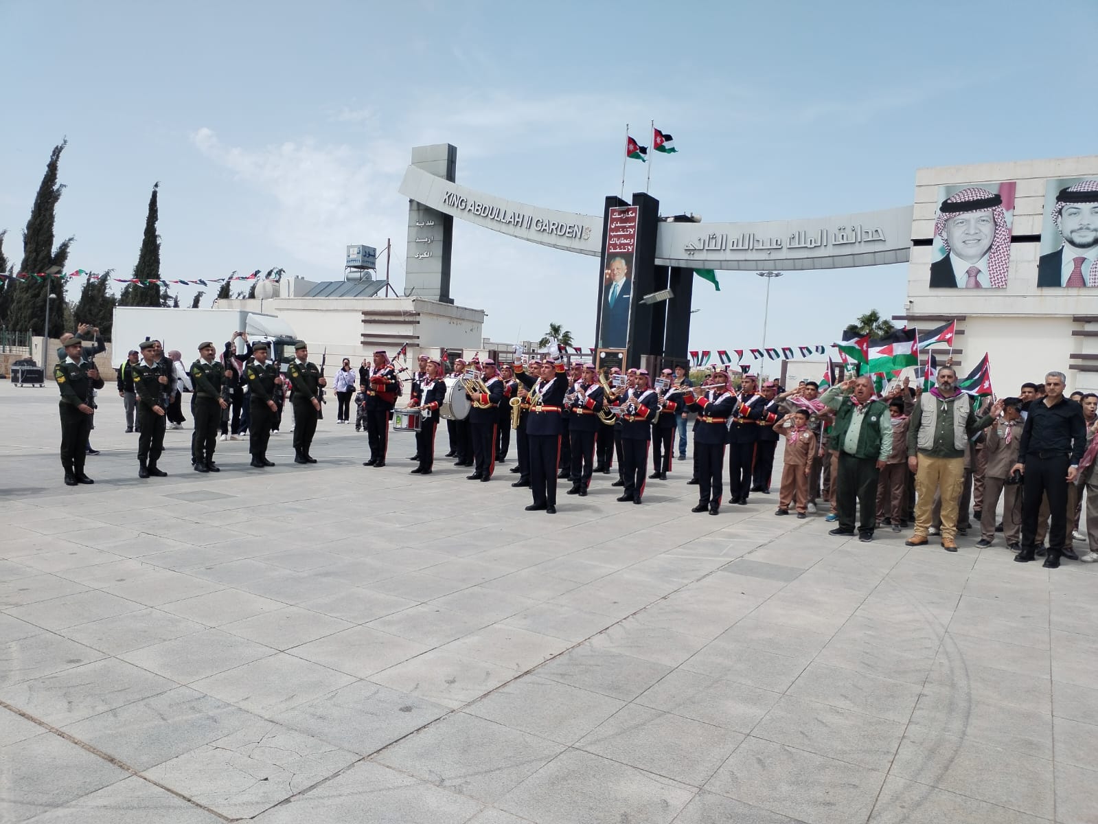 Madar Al-Saa Images 0.11653585233152575