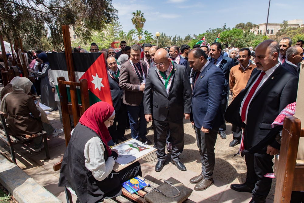 Madar Al-Saa Images 0.5108890003162205