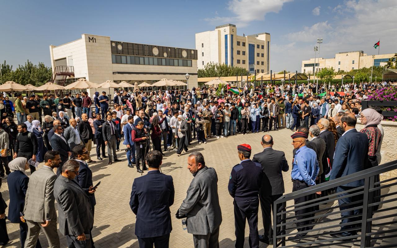 Madar Al-Saa Images 0.05542908772740174