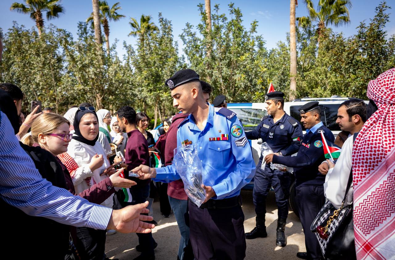 Madar Al-Saa Images 0.49595962141564254