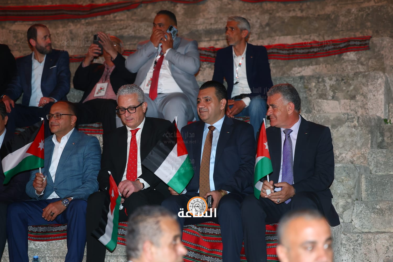 Madar Al-Saa Images 0.7260490562486718