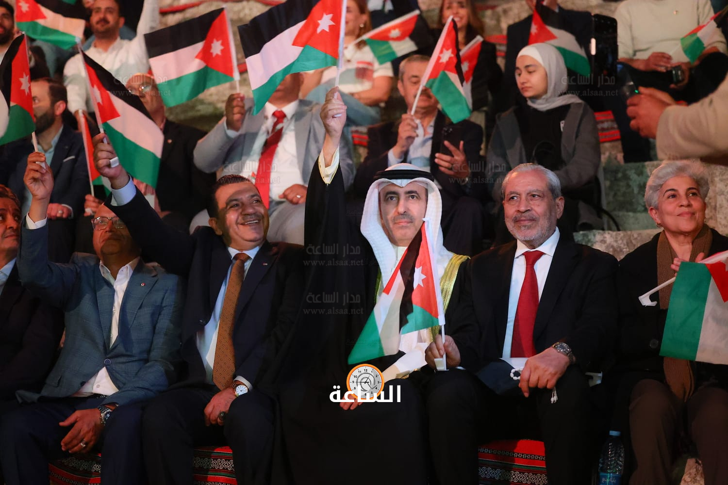 Madar Al-Saa Images 0.48641263254324885