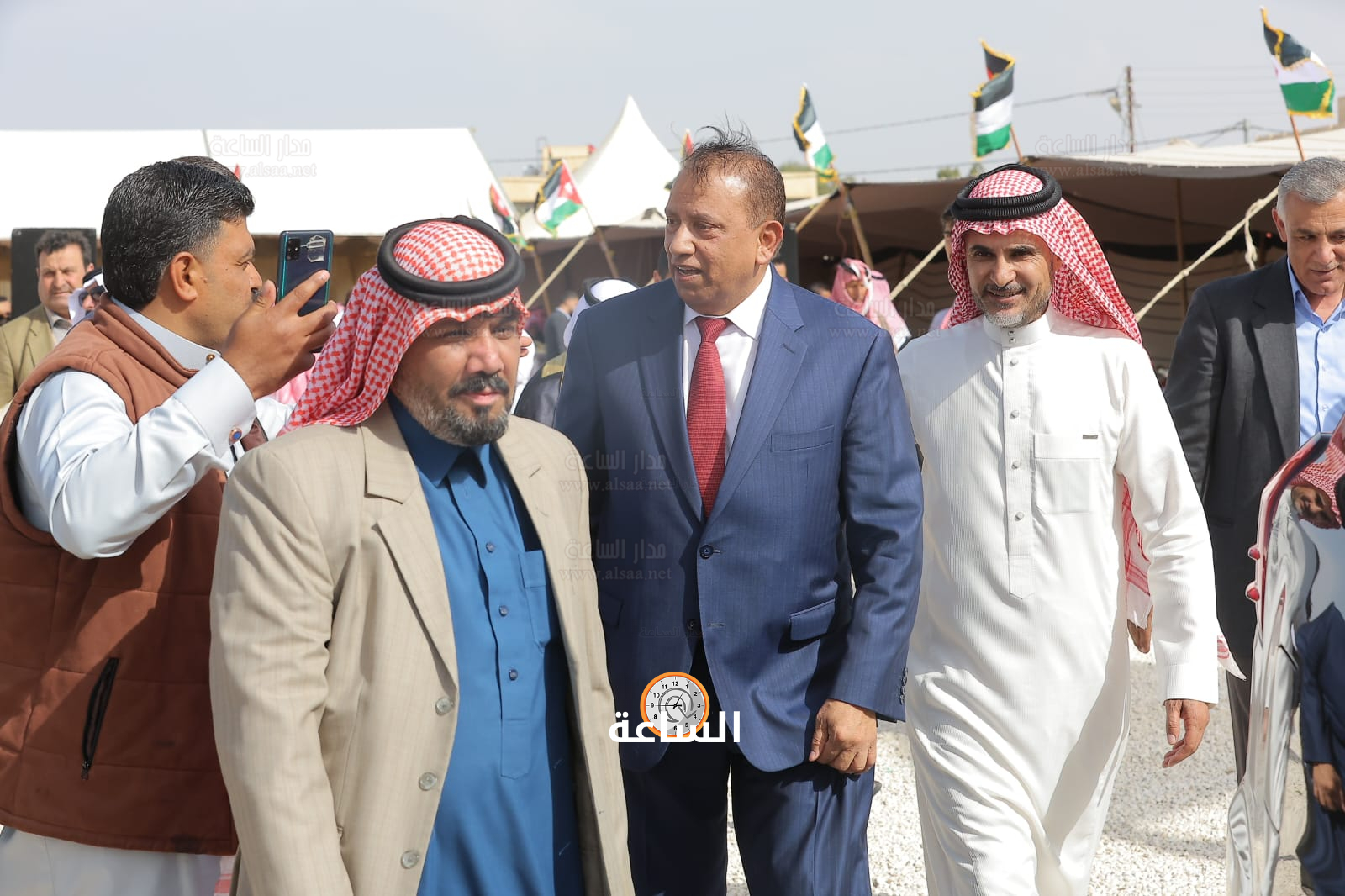 Madar Al-Saa Images 0.6646359751190021