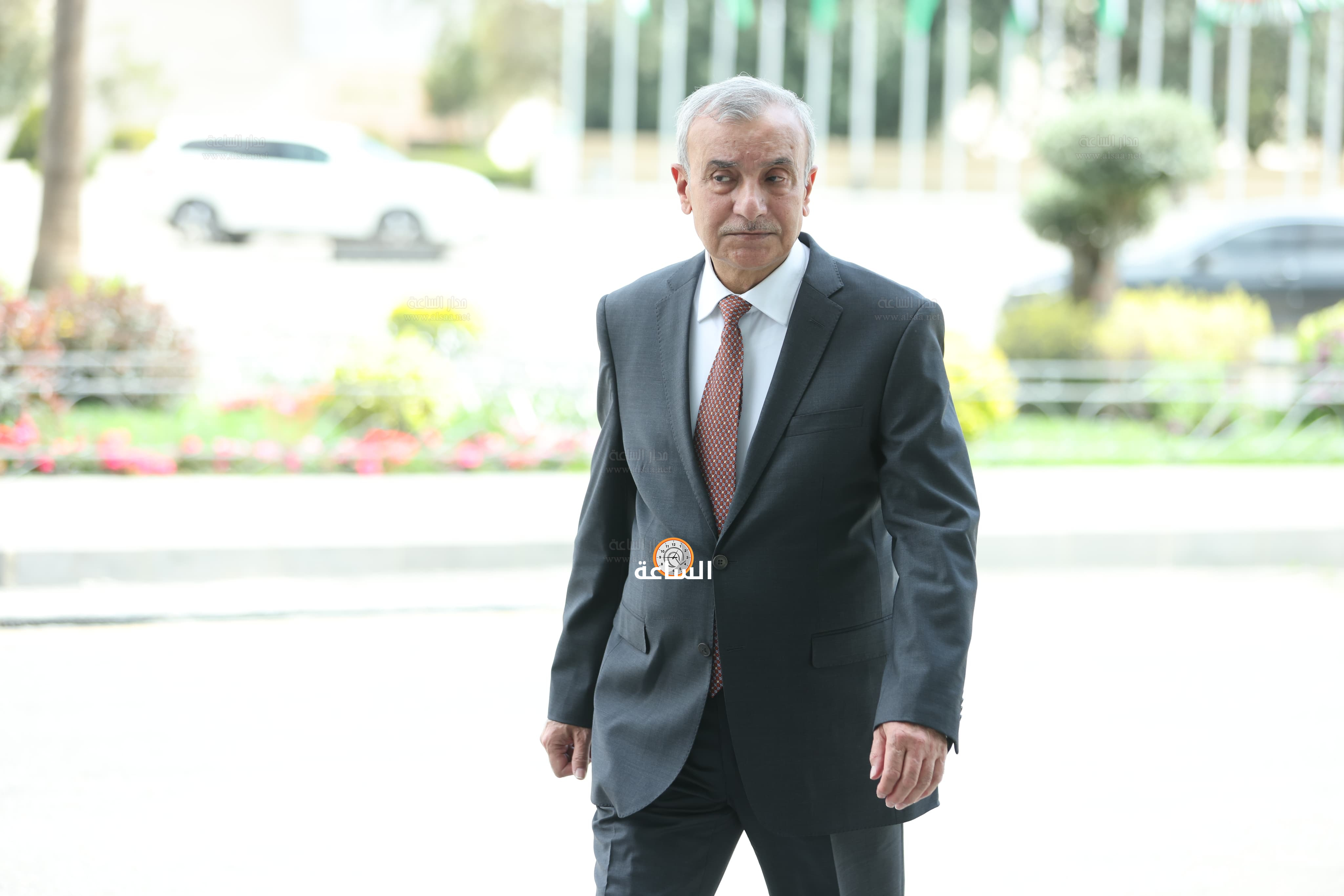 Madar Al-Saa Images 0.6983322980498633