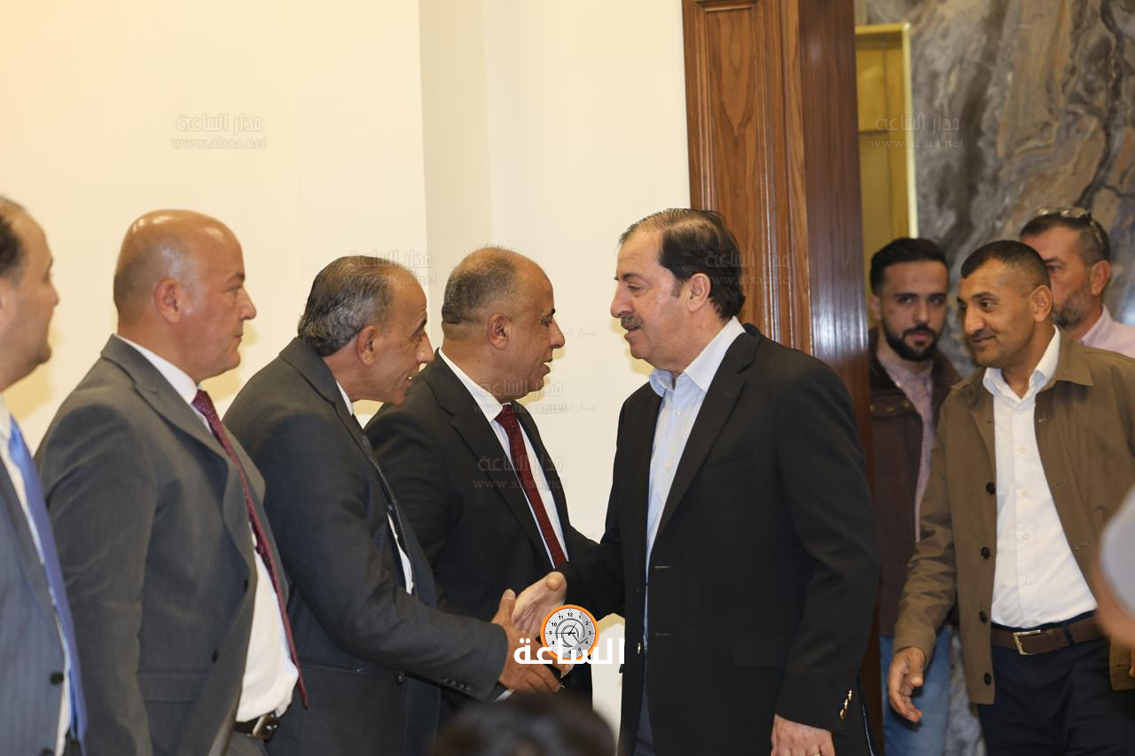 Madar Al-Saa Images 0.403987591323572