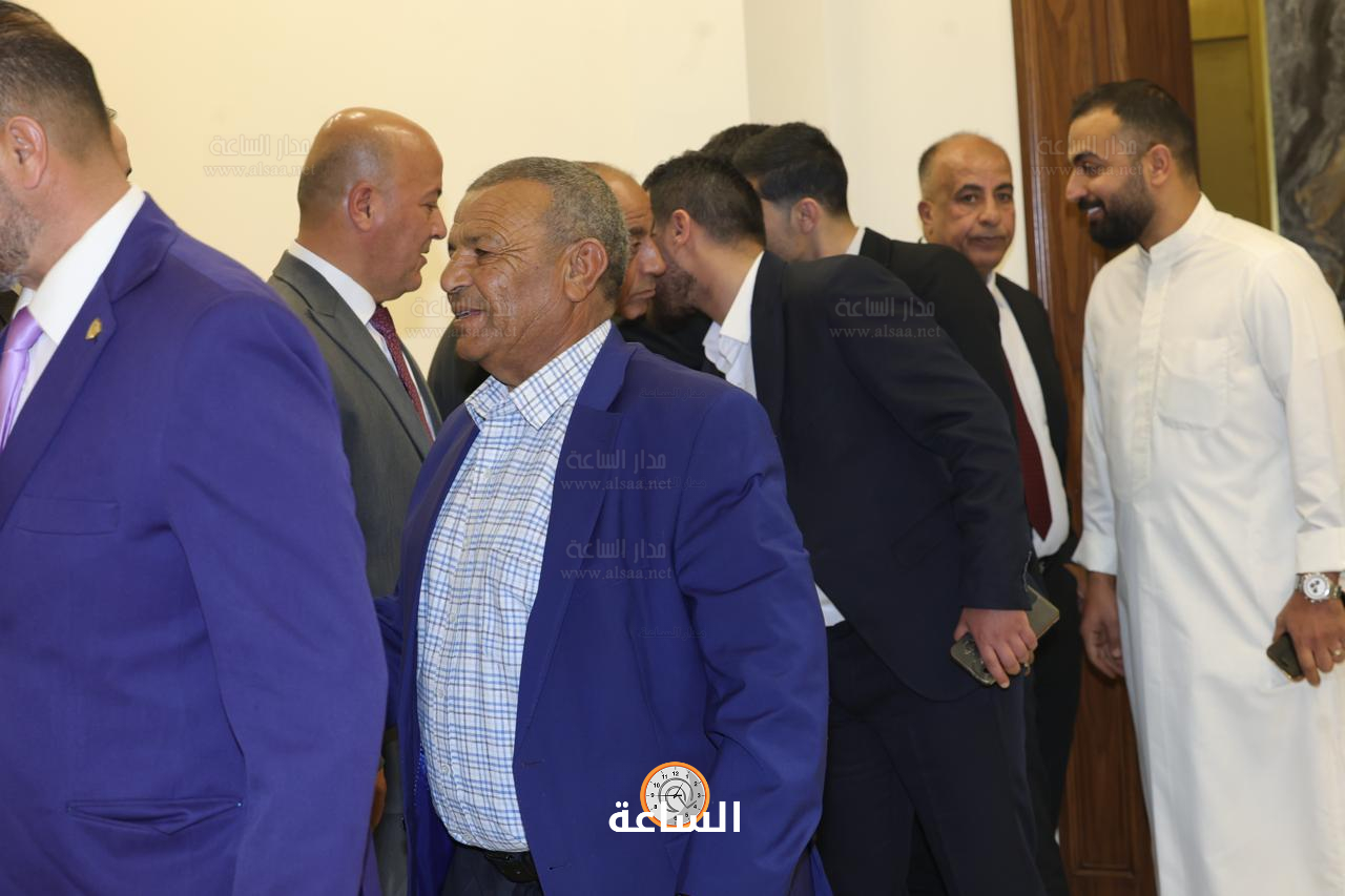 Madar Al-Saa Images 0.38218022738006685