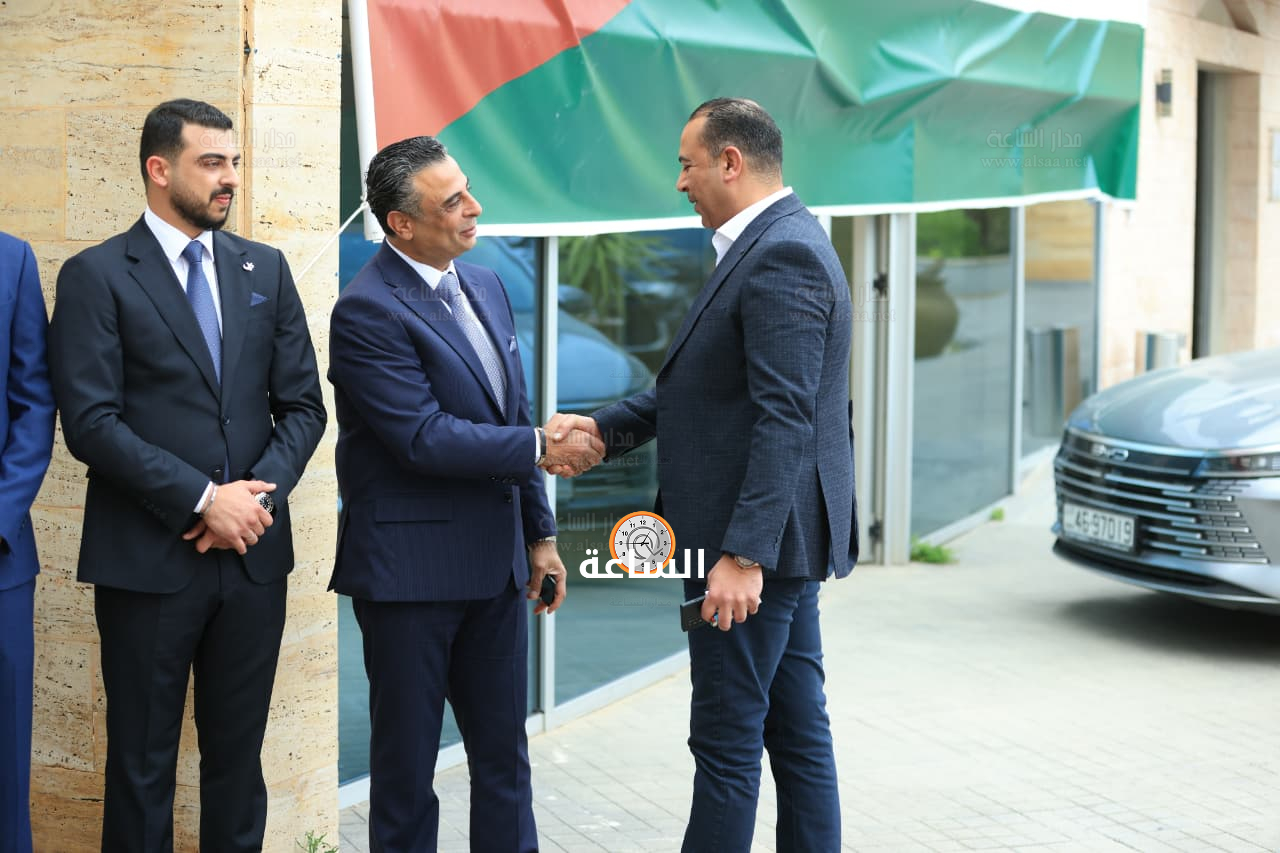 Madar Al-Saa Images 0.9831065560208675