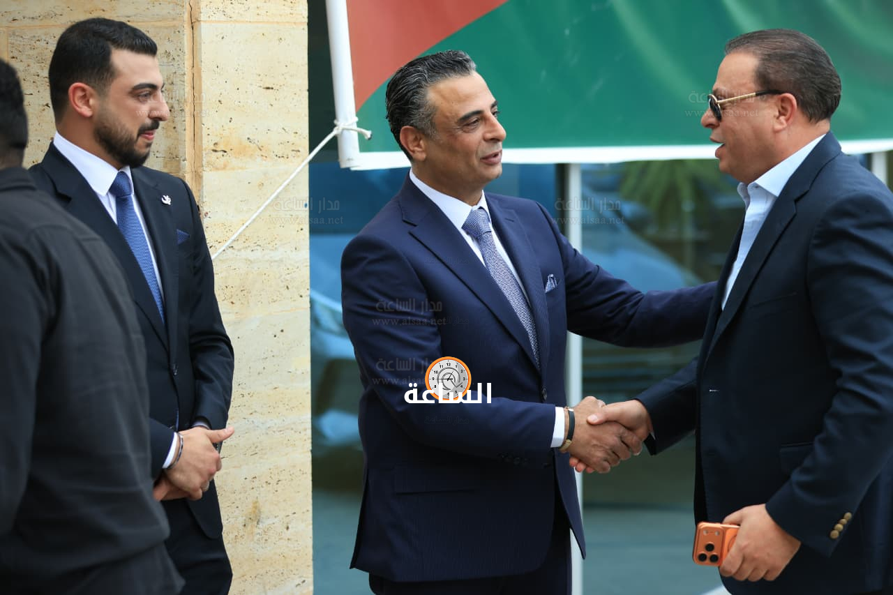 Madar Al-Saa Images 0.9836620685305718