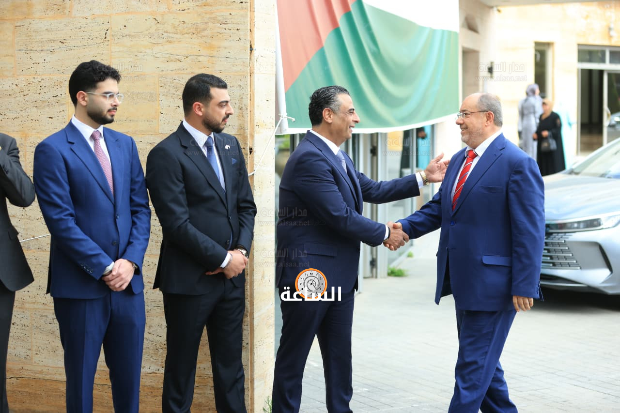 Madar Al-Saa Images 0.48130351607387756