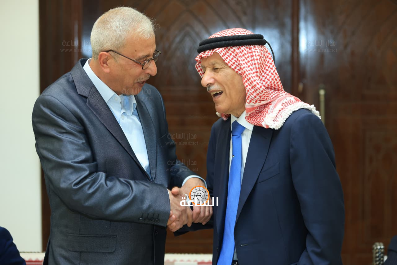 Madar Al-Saa Images 0.37227060223397