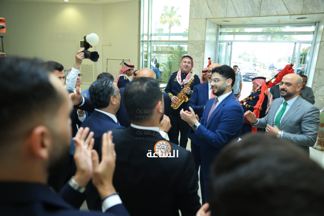 Madar Al-Saa Images 0.5399720083146377