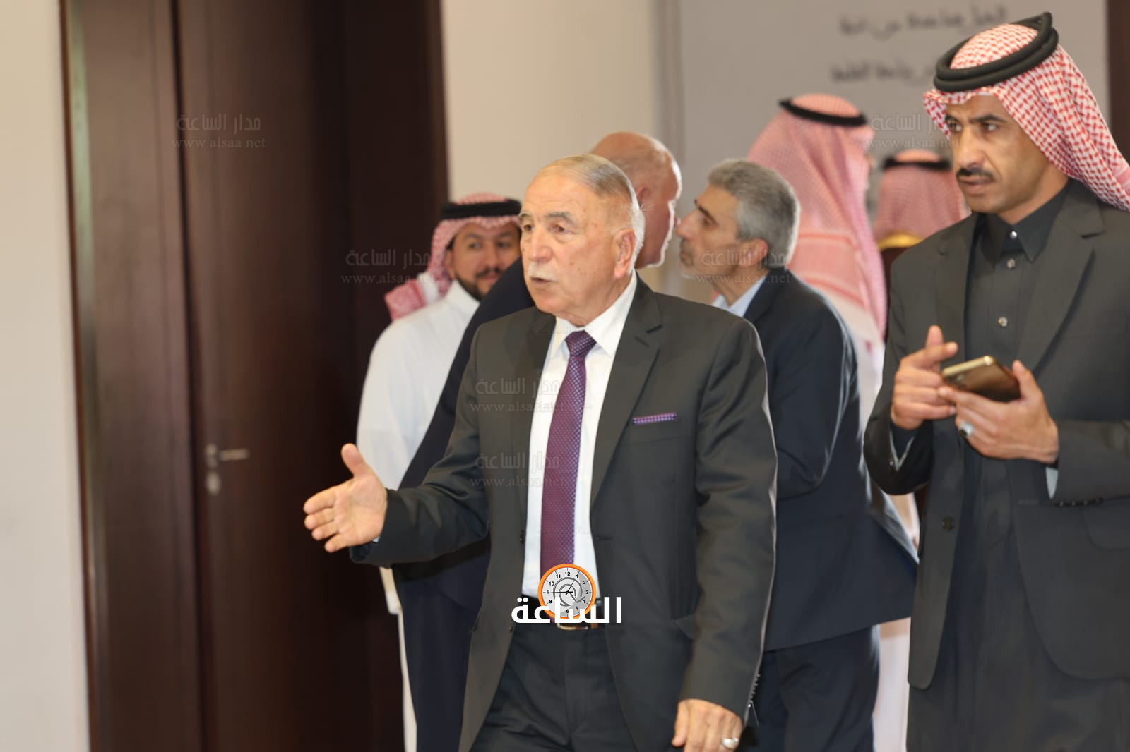 Madar Al-Saa Images 0.004410352629283687