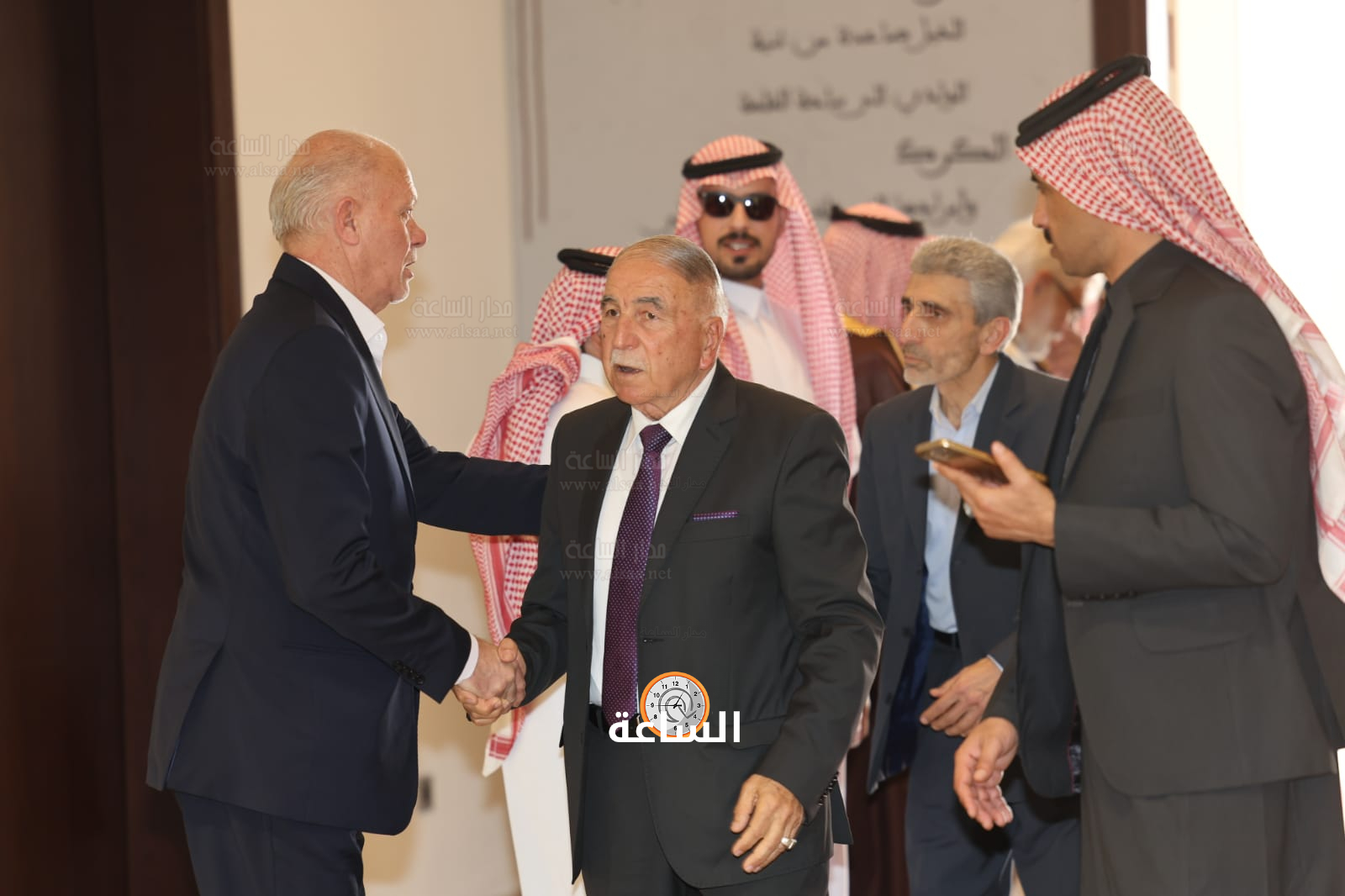 Madar Al-Saa Images 0.7394490123538316