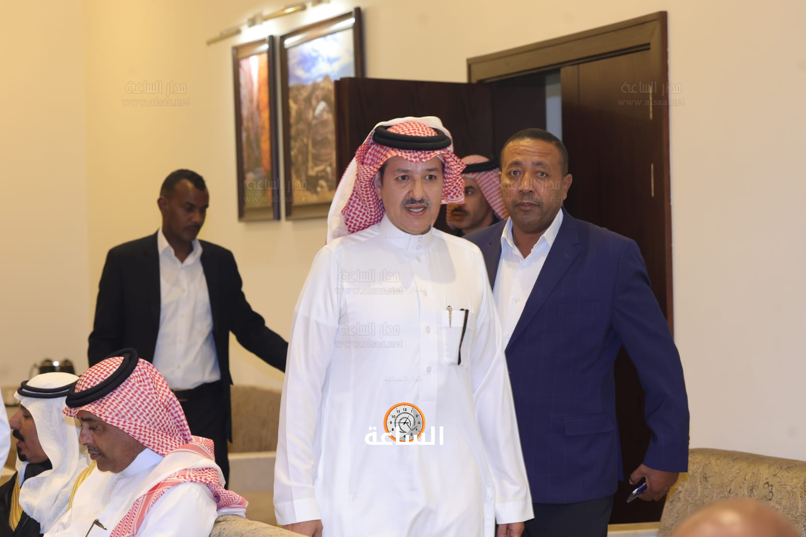 Madar Al-Saa Images 0.14503874309681153