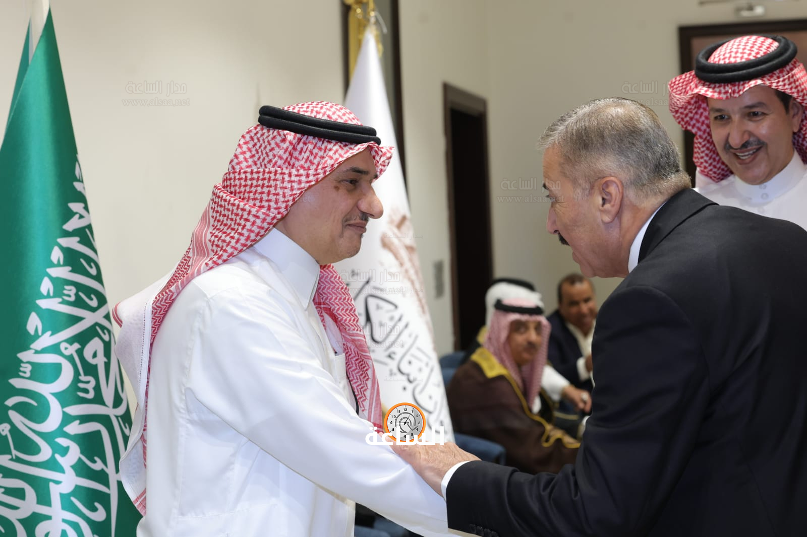 Madar Al-Saa Images 0.8302874263033885