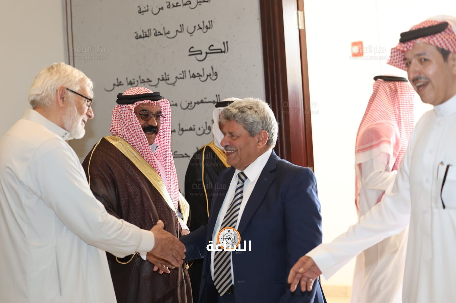 Madar Al-Saa Images 0.8498530578015034