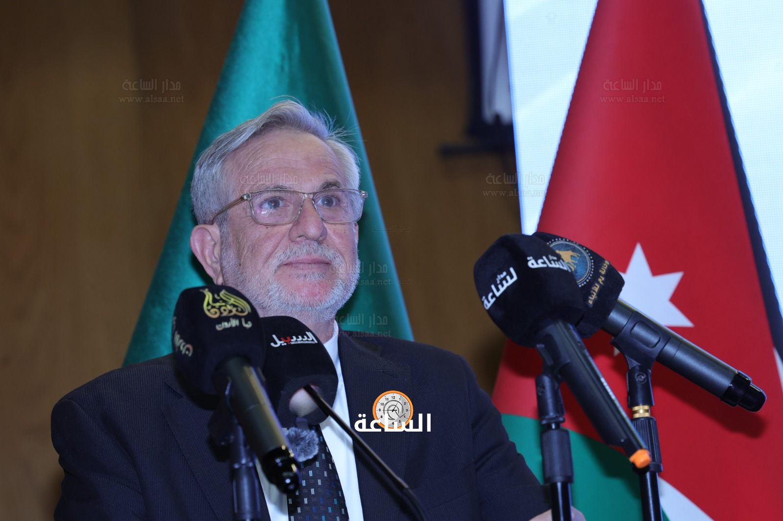 Madar Al-Saa Images 0.4138925618725512