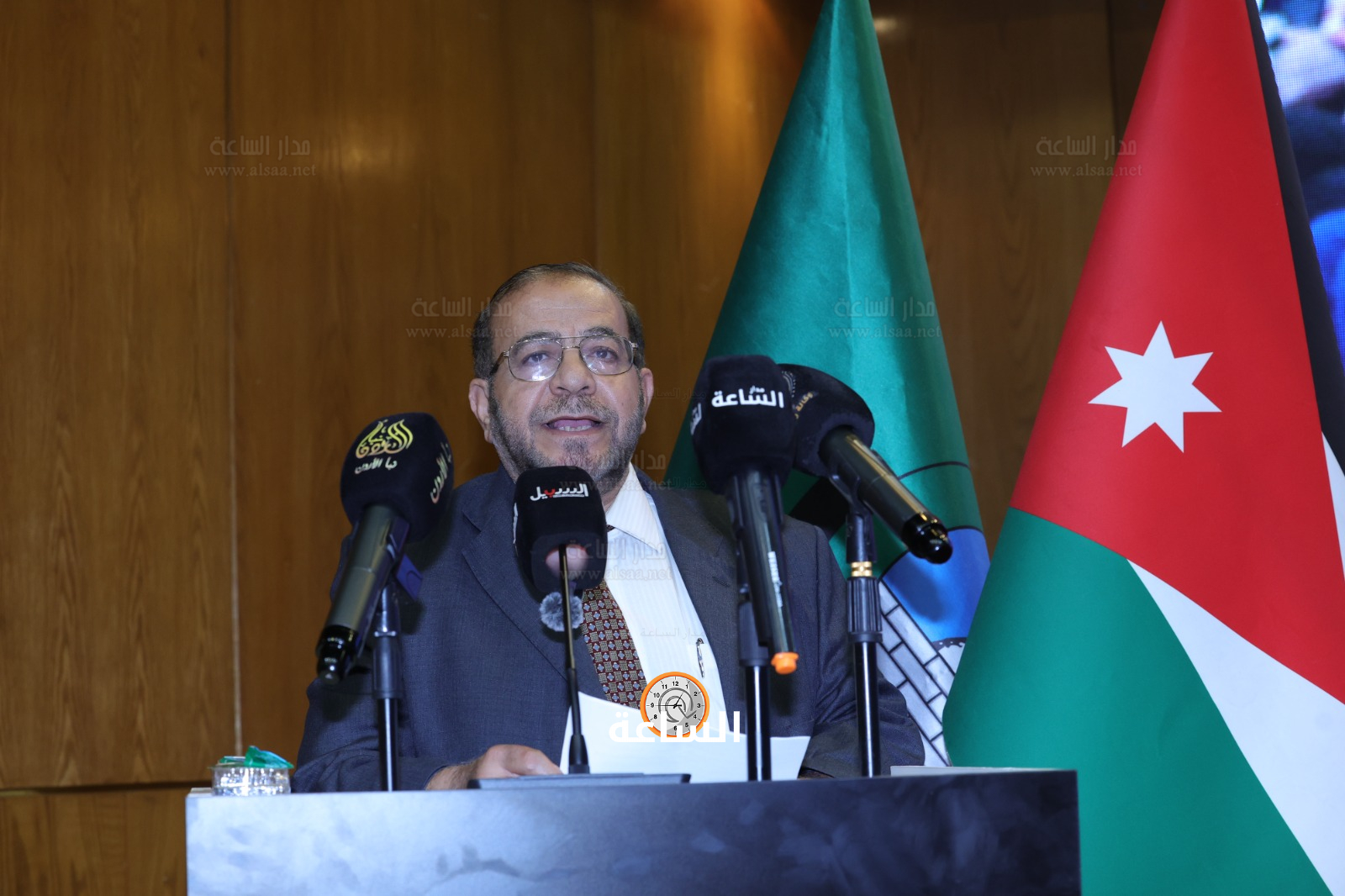 Madar Al-Saa Images 0.19186425204170765