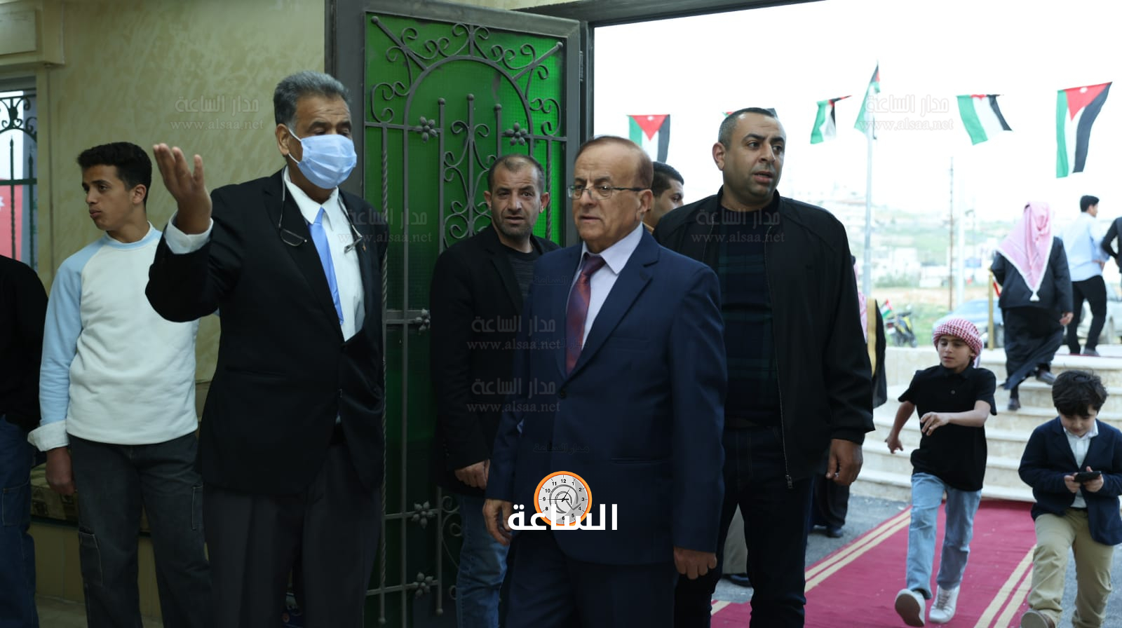 Madar Al-Saa Images 0.14318794340488572