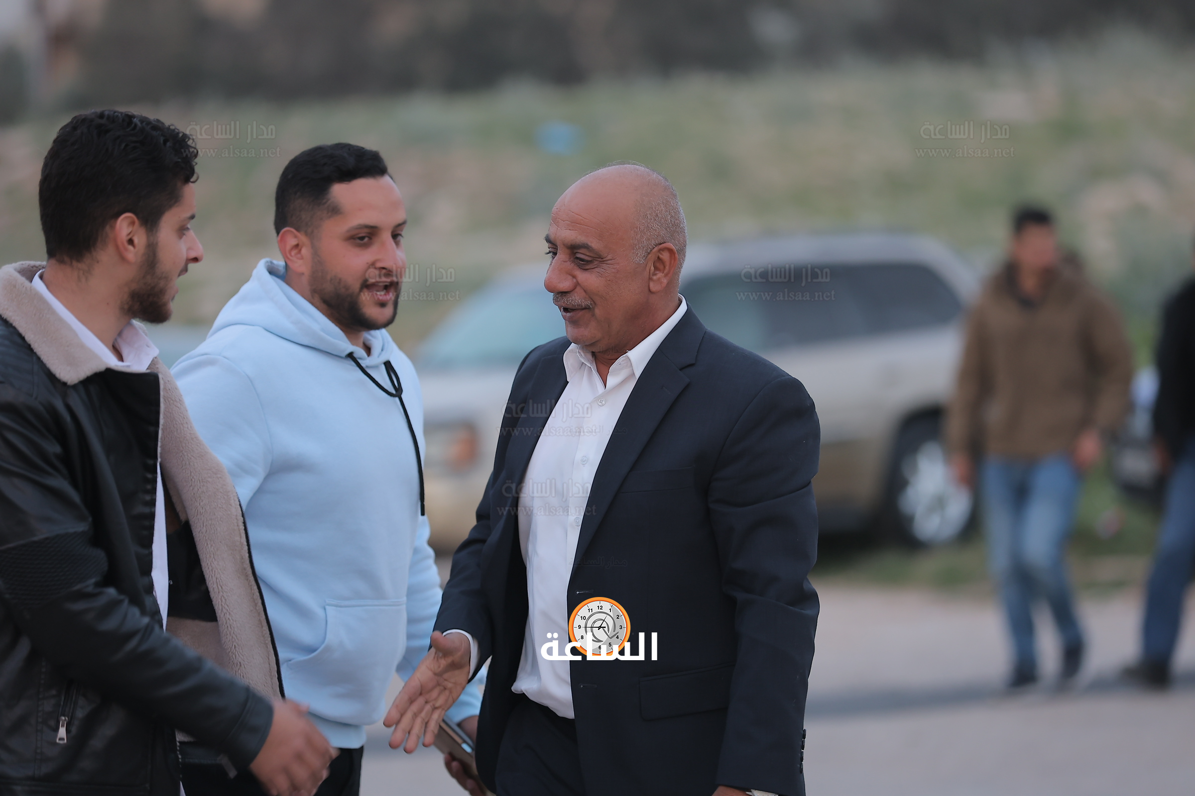 Madar Al-Saa Images 0.20352035489156617