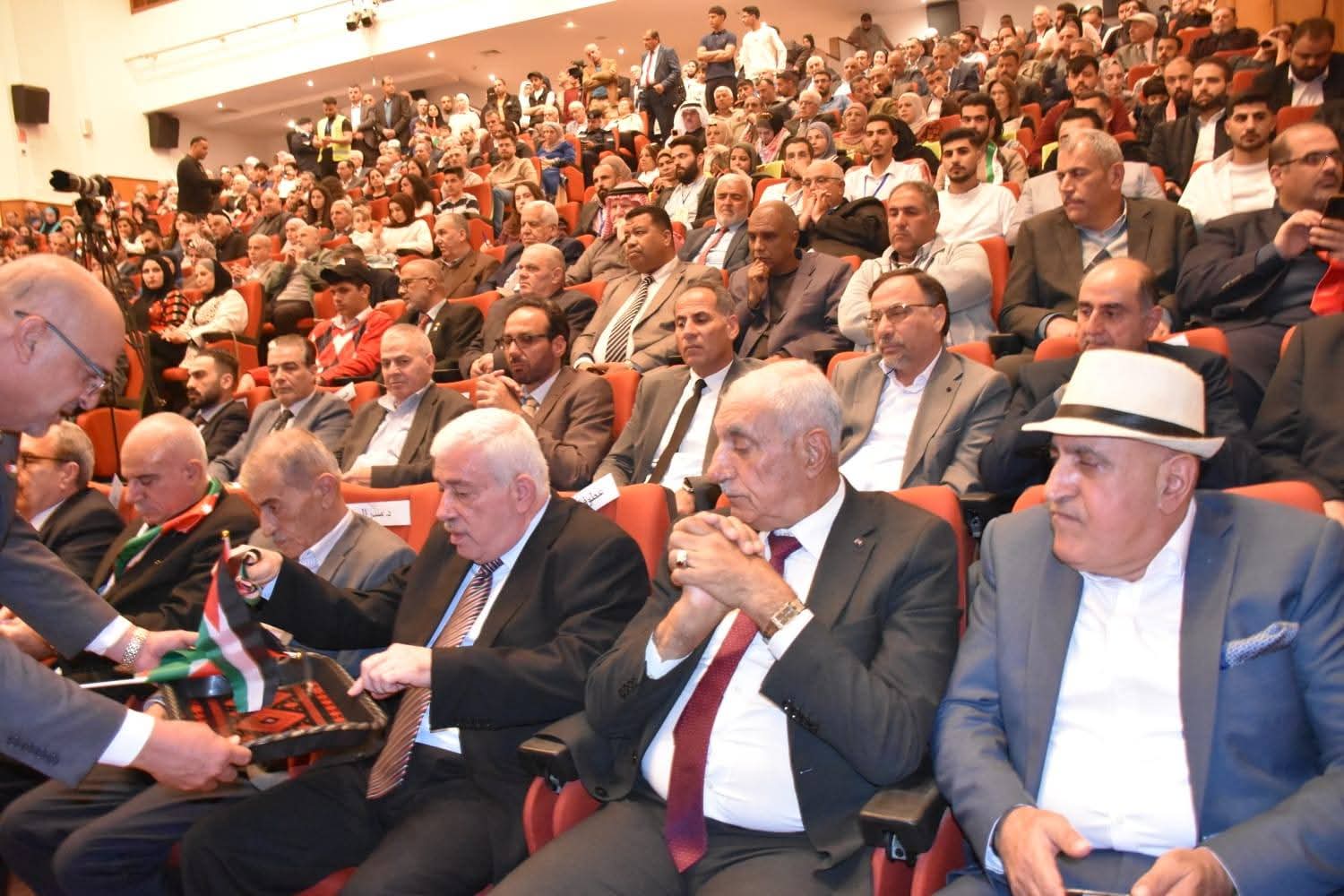 Madar Al-Saa Images 0.17572427882716024