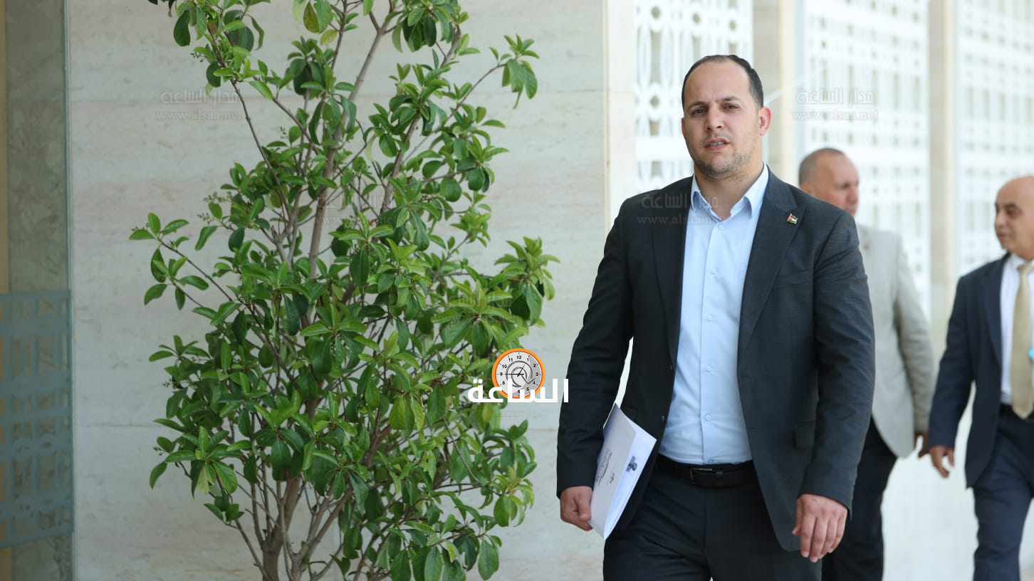 Madar Al-Saa Images 0.3720148000591815