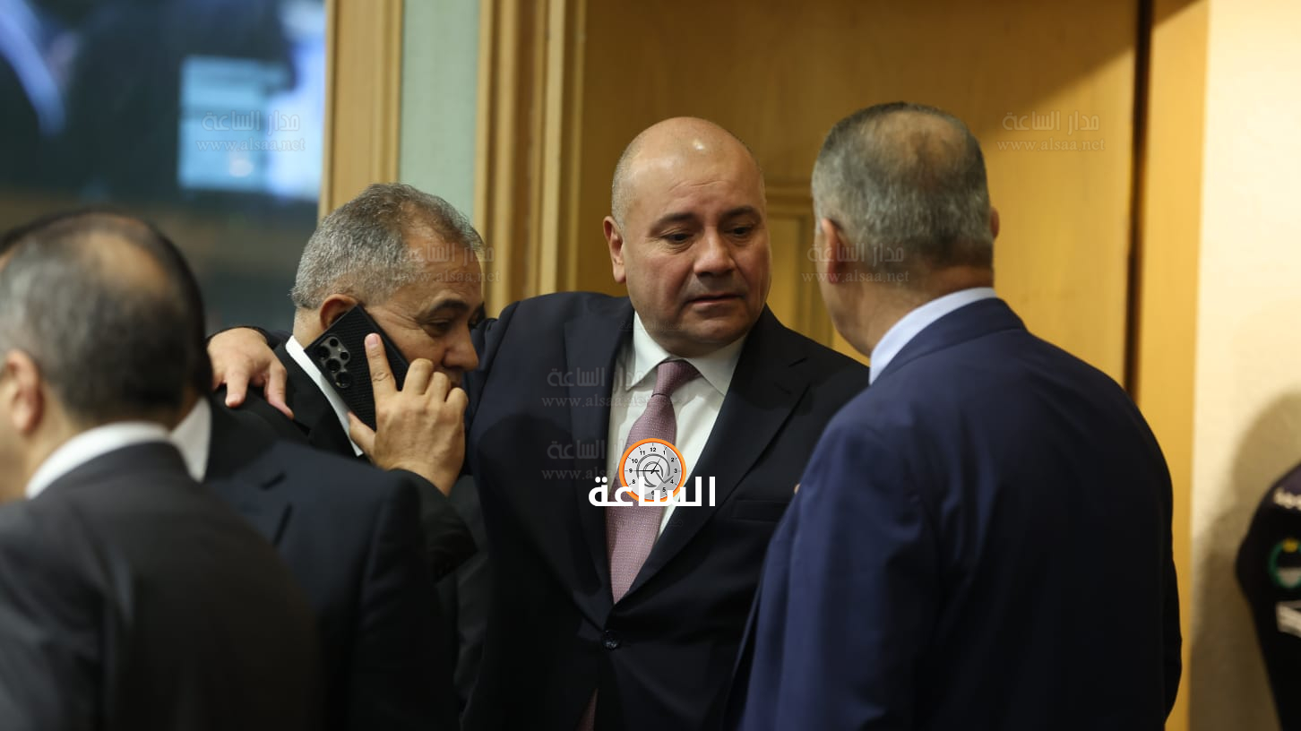 Madar Al-Saa Images 0.2993802343635342