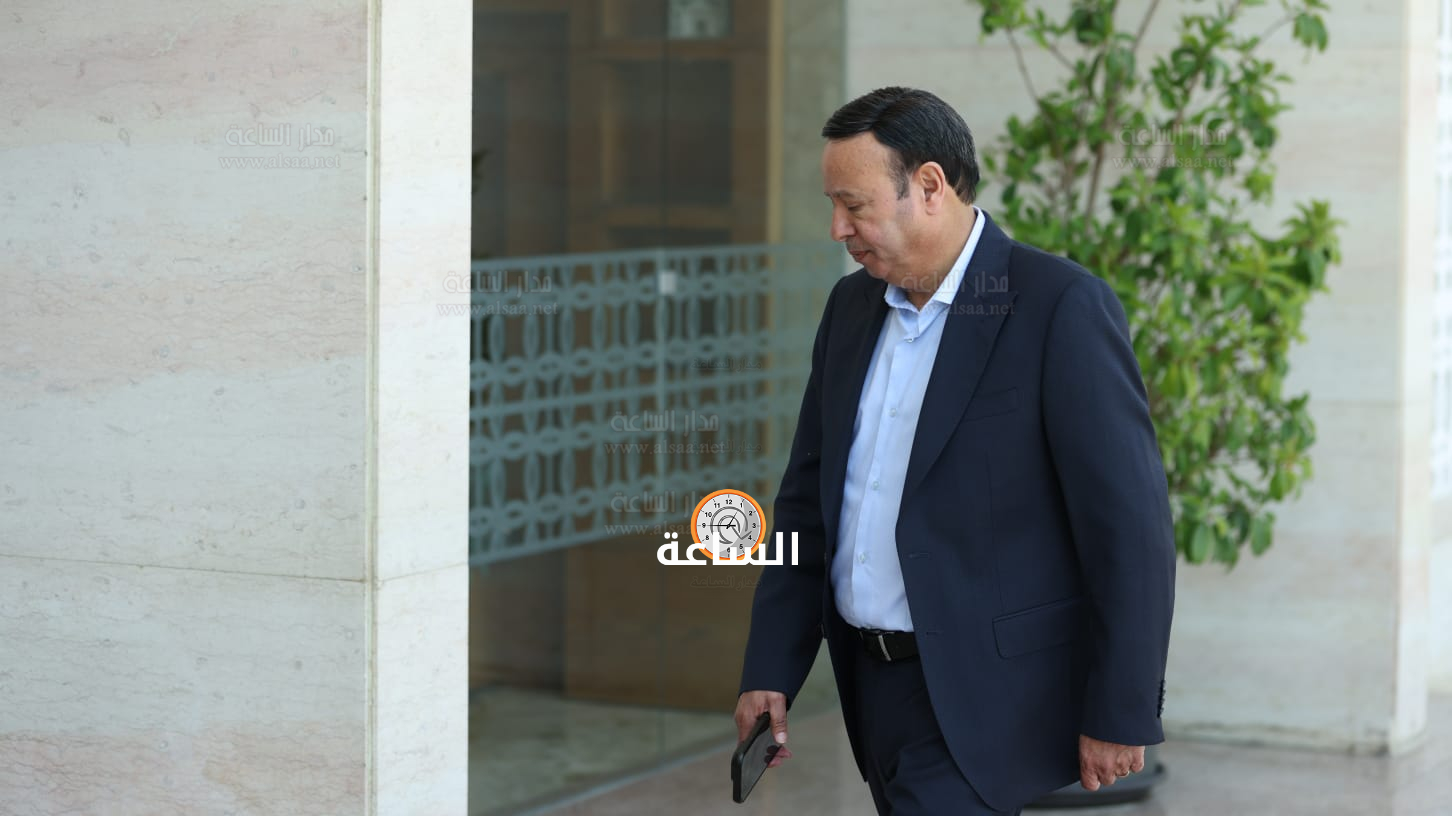 Madar Al-Saa Images 0.41851302152947234