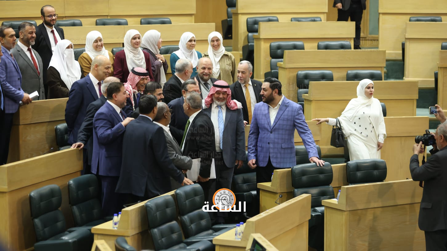 Madar Al-Saa Images 0.9321136366940502