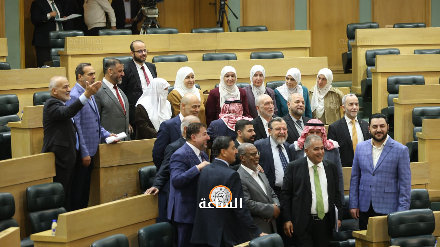 Madar Al-Saa Images 0.5451231325902488