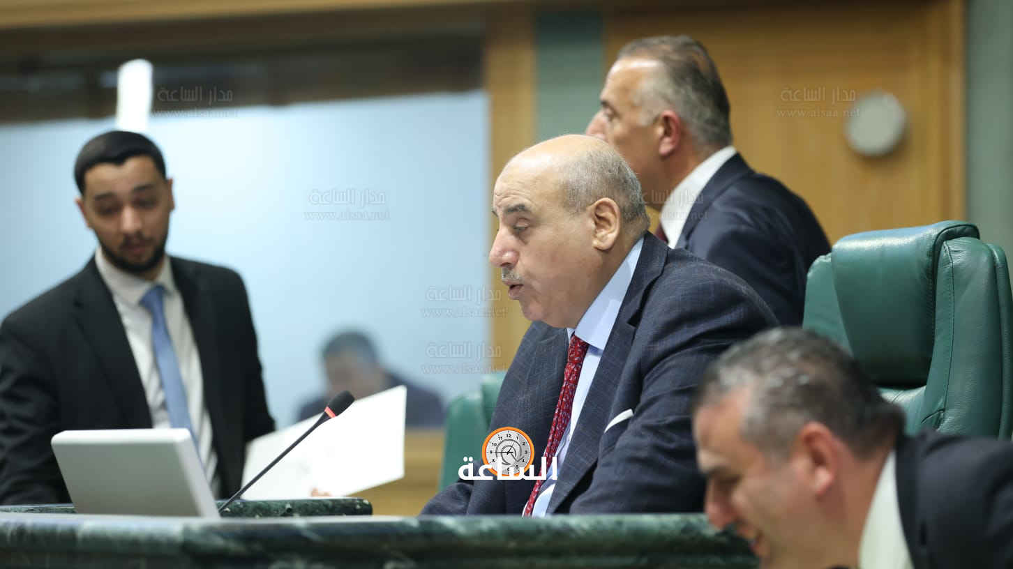 Madar Al-Saa Images 0.577133859185559