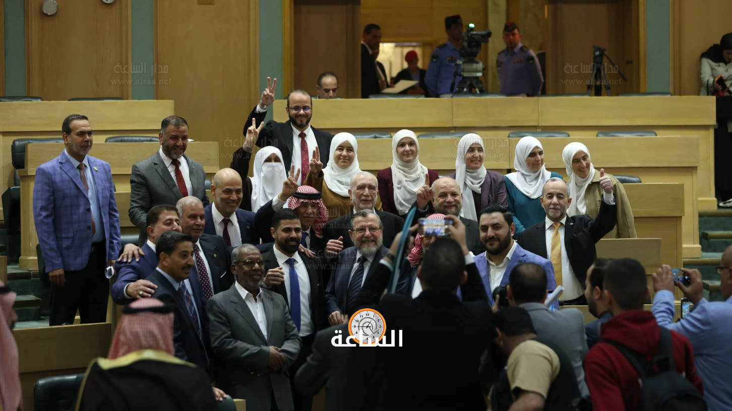 Madar Al-Saa Images 0.9492986077404624