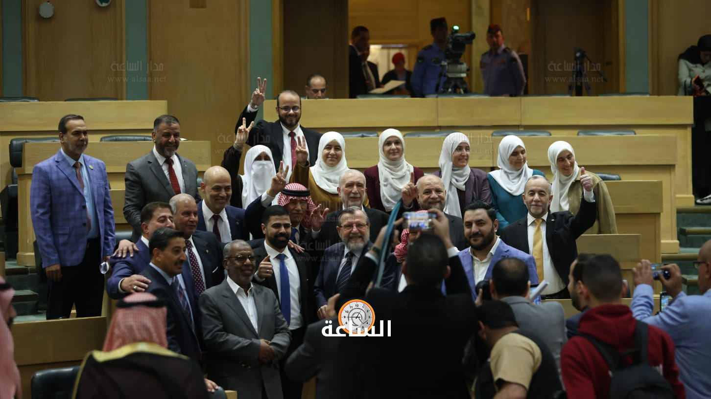 Madar Al-Saa Images 0.12899060578096022