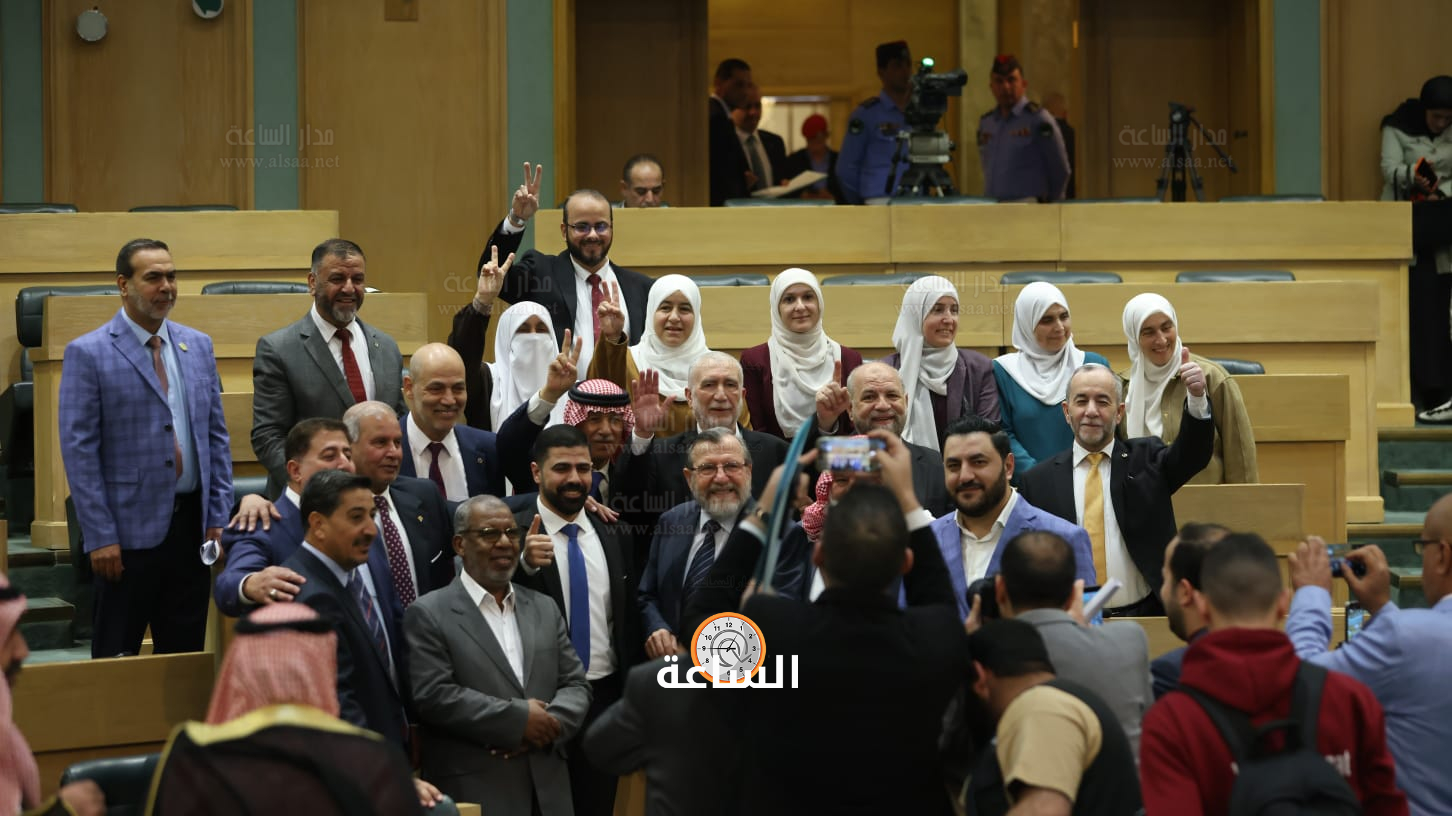 Madar Al-Saa Images 0.0998789187123782