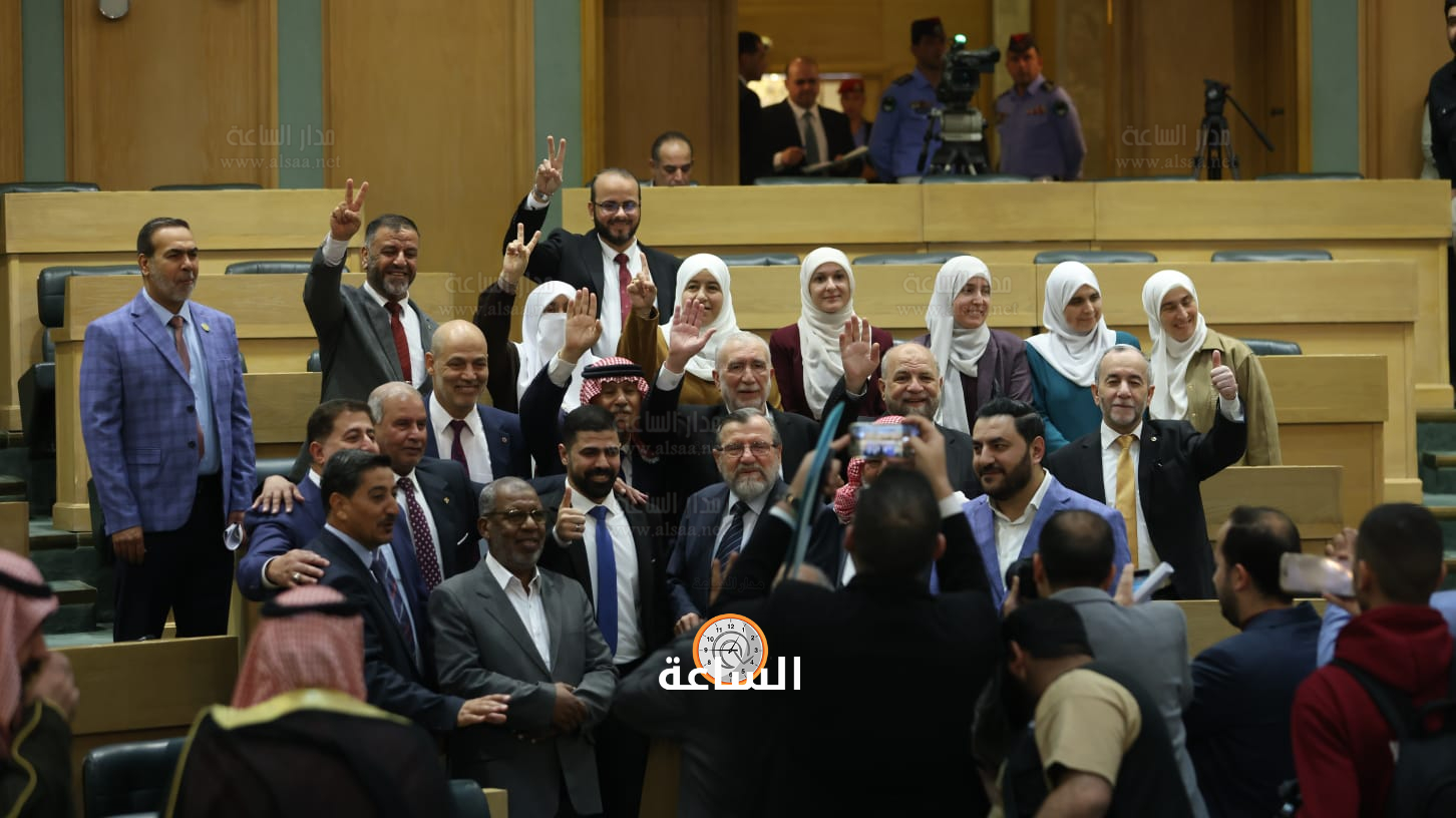 Madar Al-Saa Images 0.7168215536741969