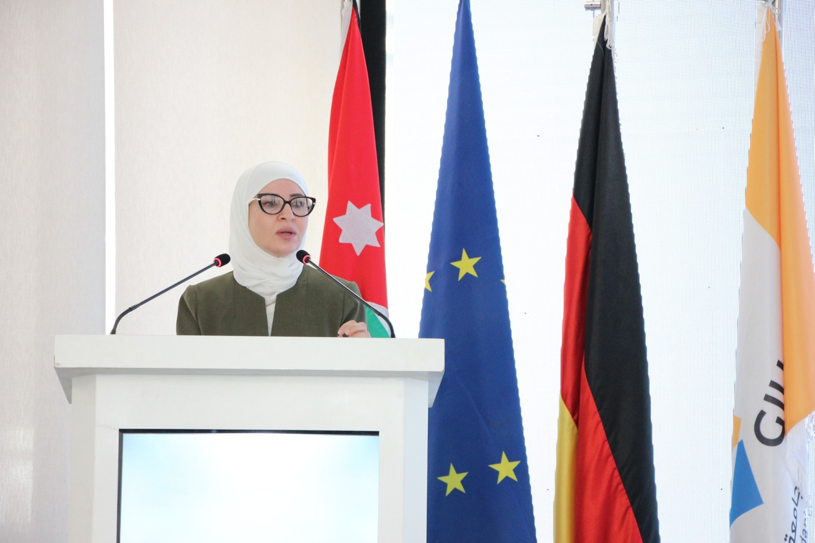 Madar Al-Saa Images 0.922622429114187