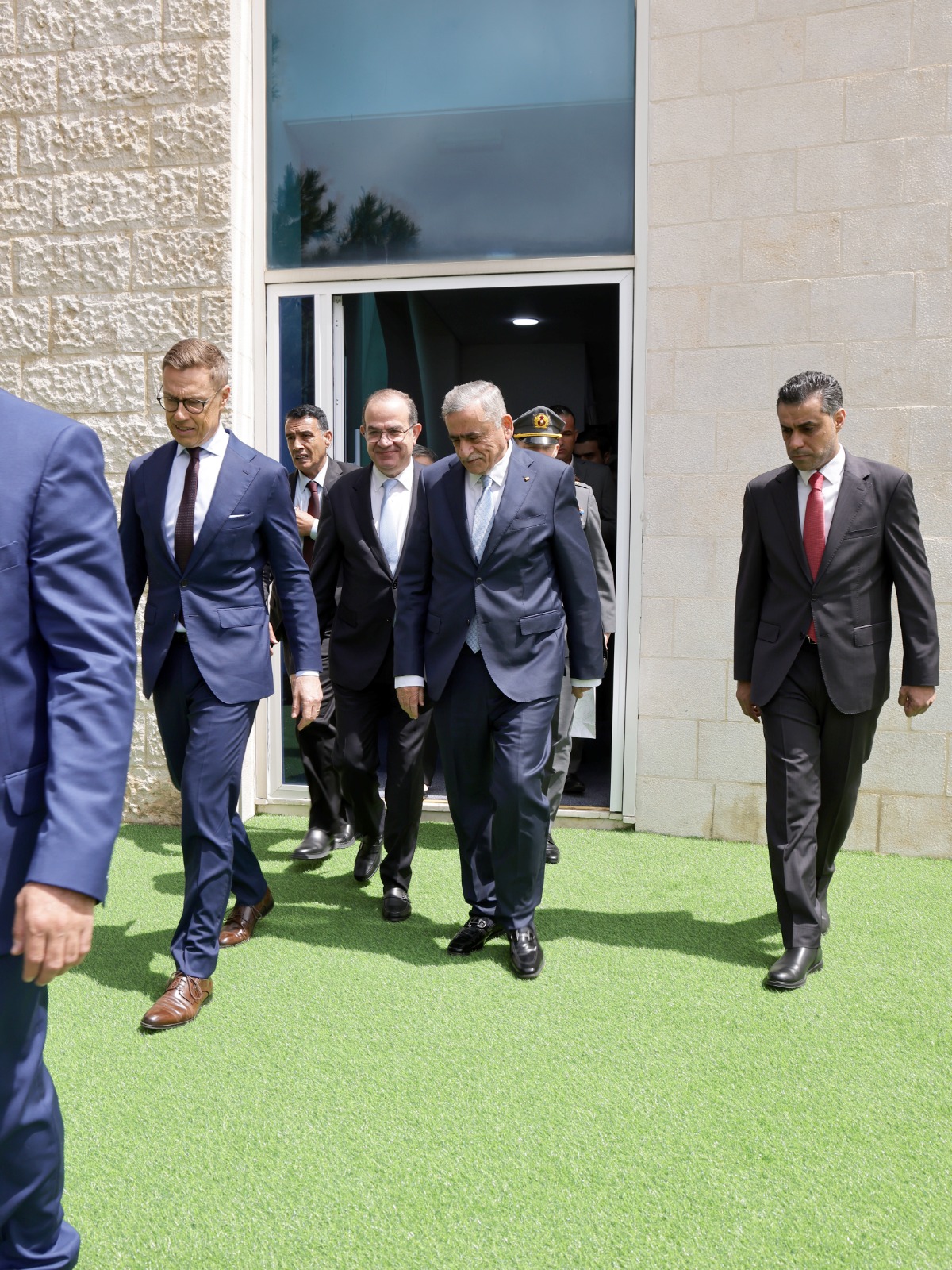 Madar Al-Saa Images 0.8796628254201689