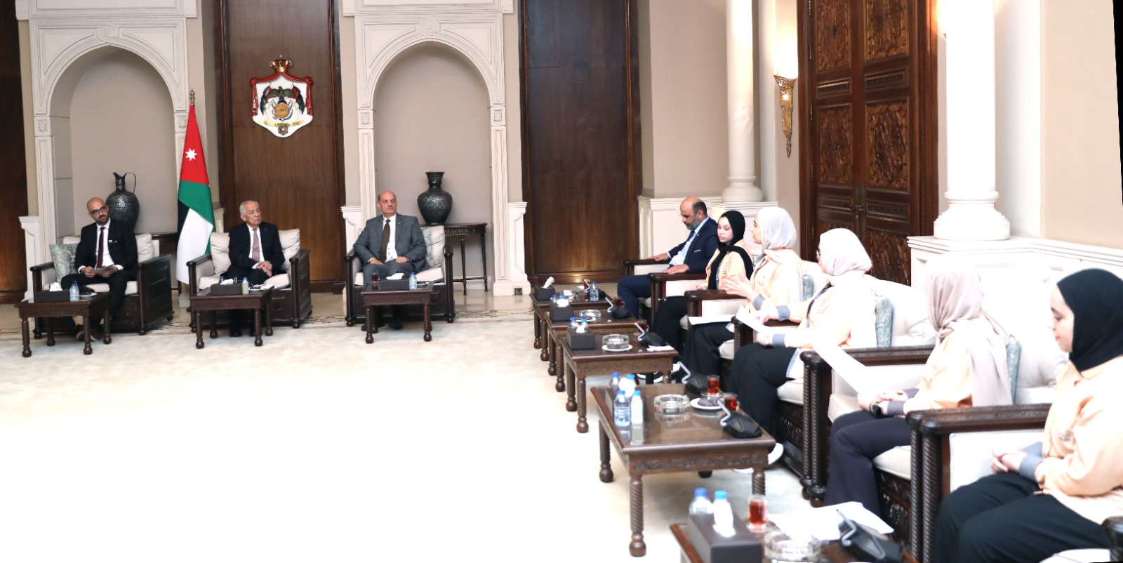 Madar Al-Saa Images 0.5855458661621867