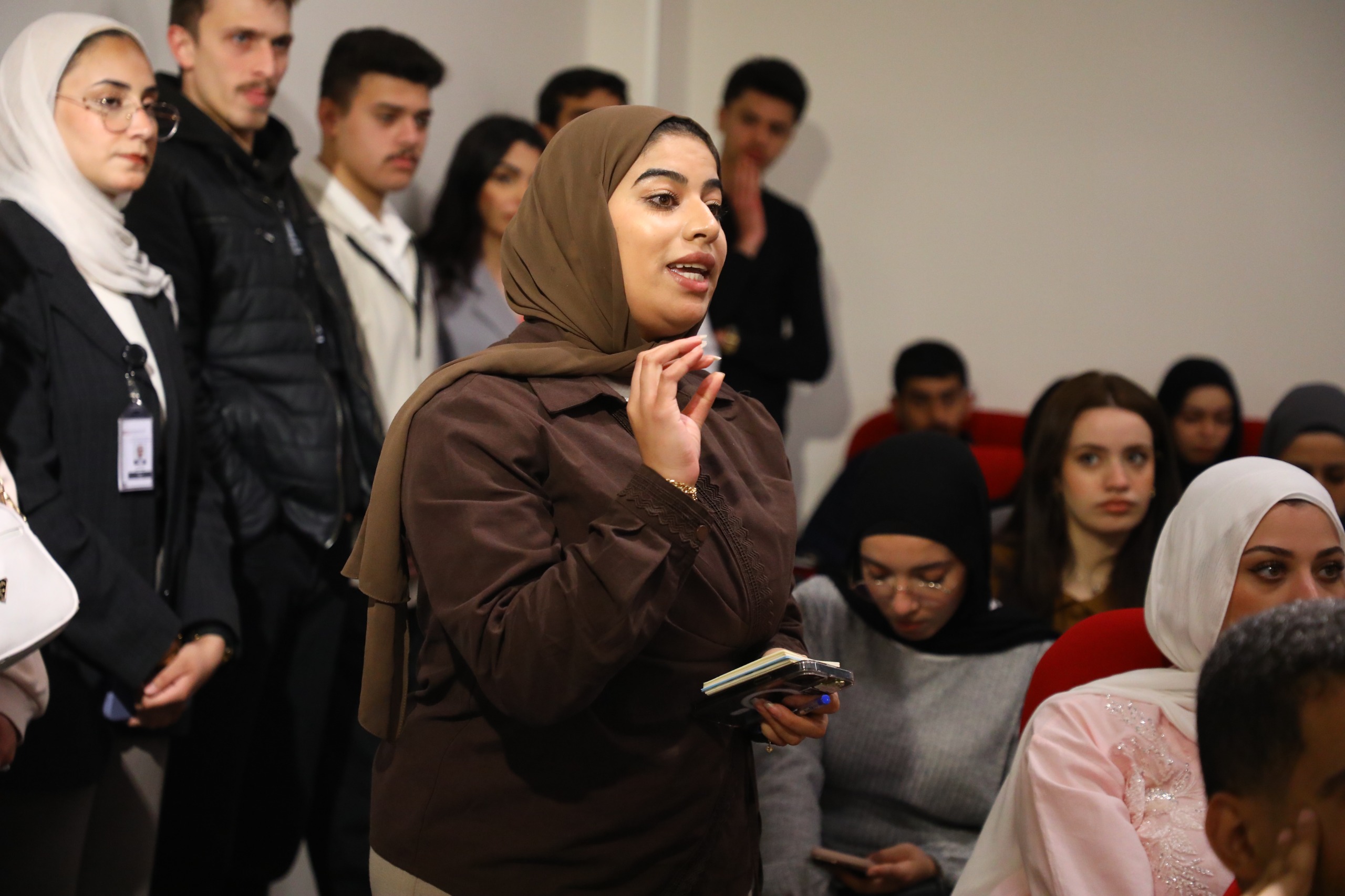 Madar Al-Saa Images 0.702794539138731