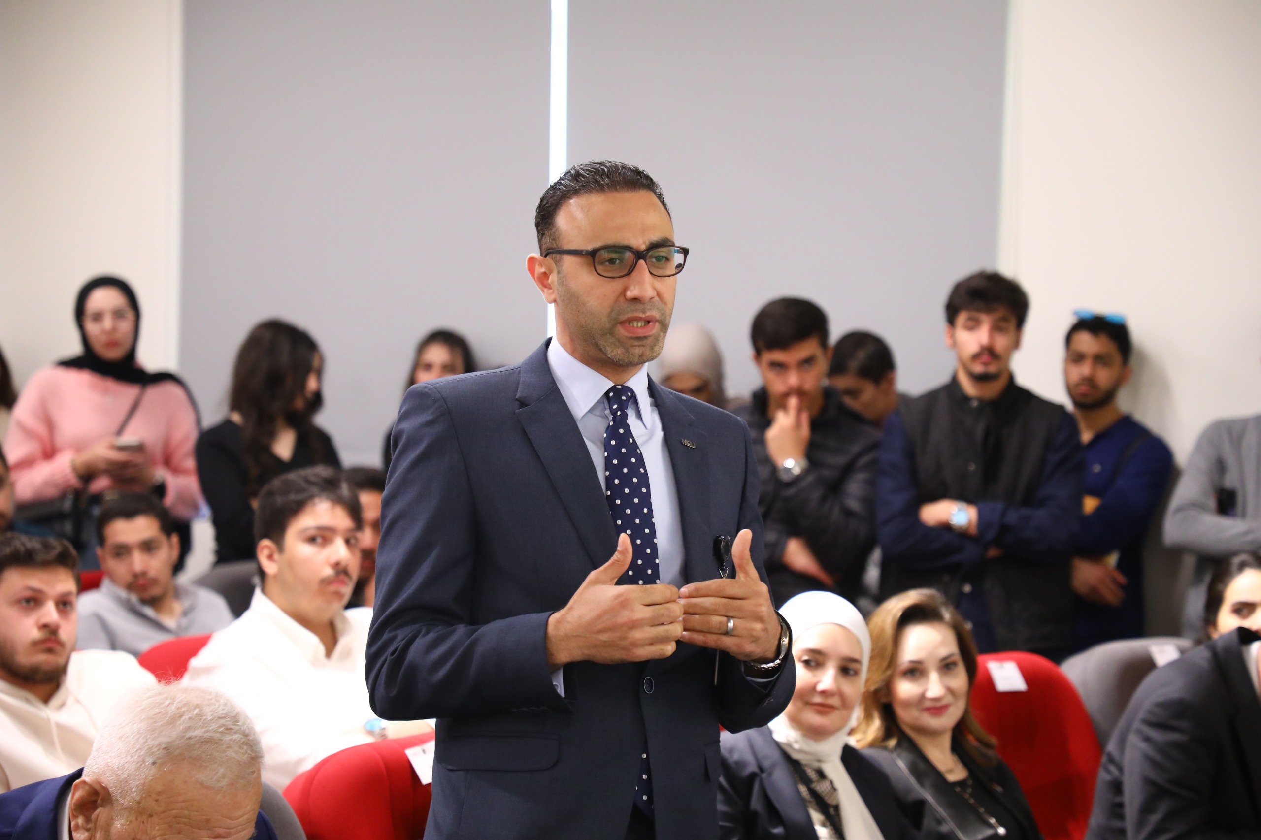 Madar Al-Saa Images 0.21616844991733697