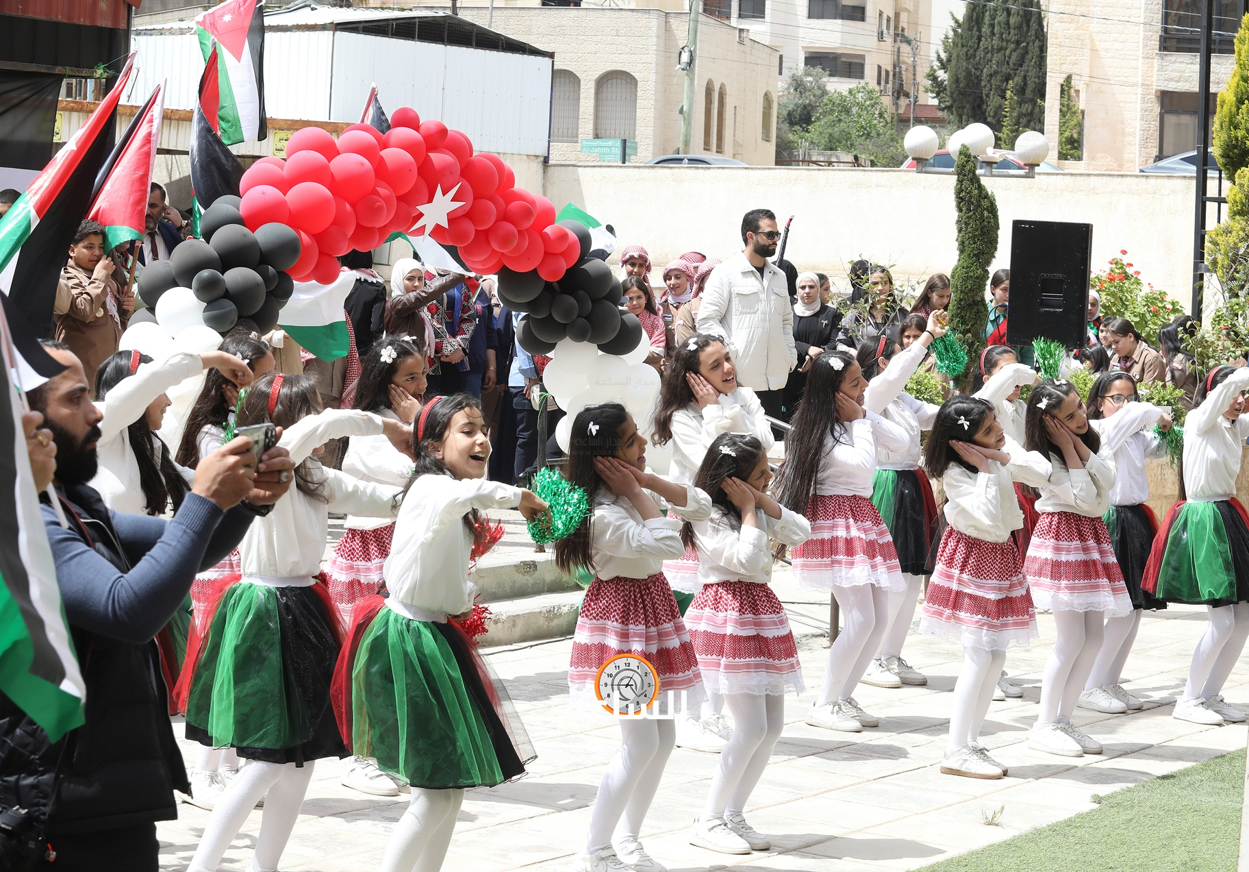 Madar Al-Saa Images 0.2211187267518937