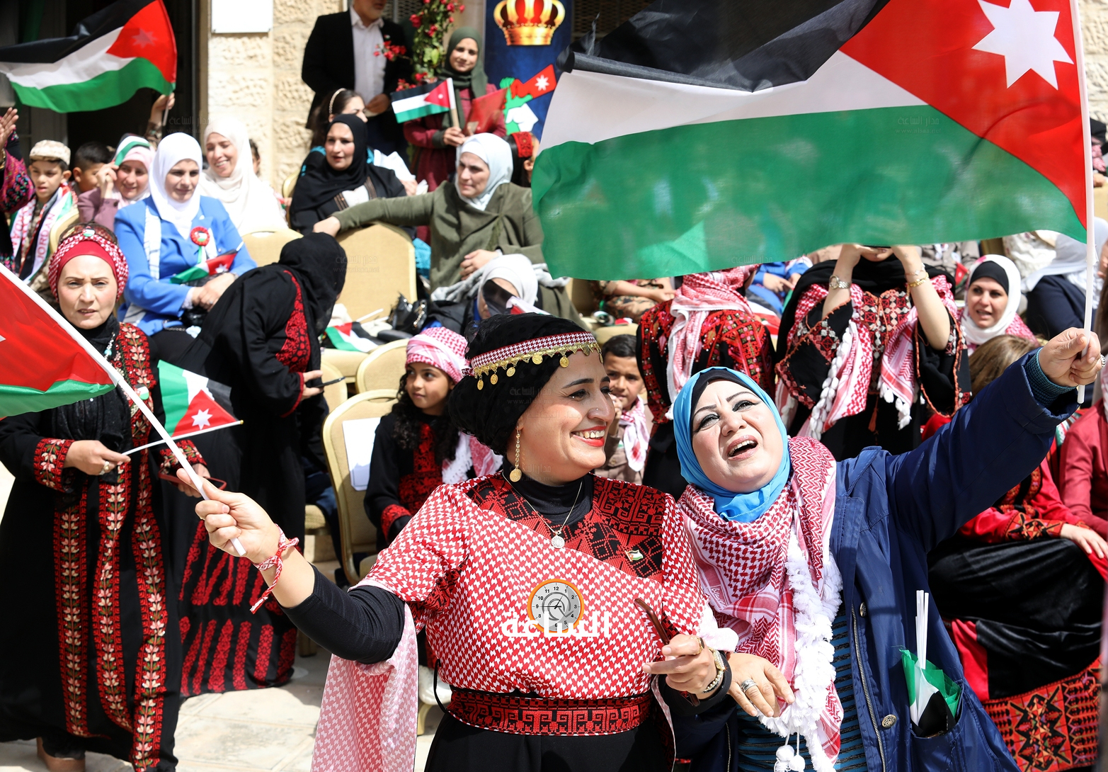 Madar Al-Saa Images 0.35812717860331533