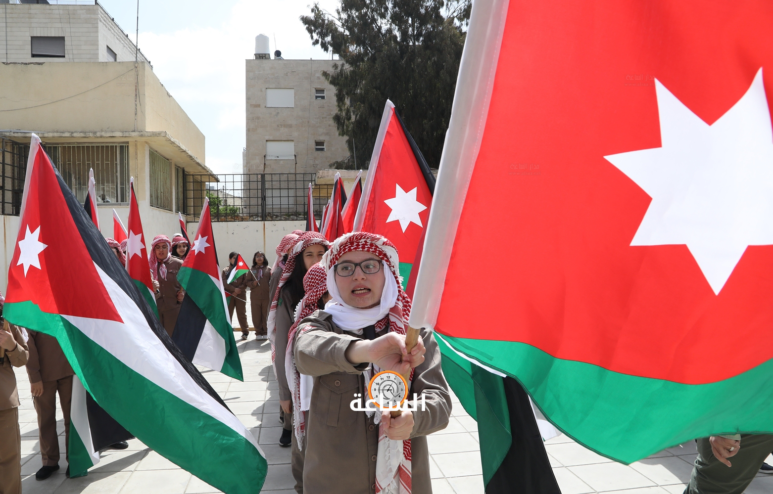 Madar Al-Saa Images 0.67316488642365