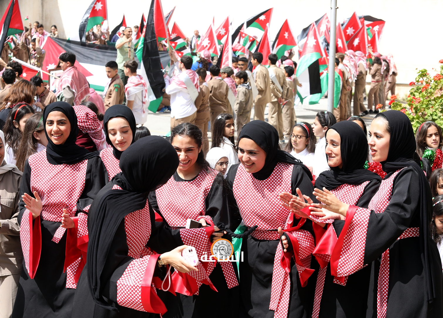 Madar Al-Saa Images 0.553446956379537