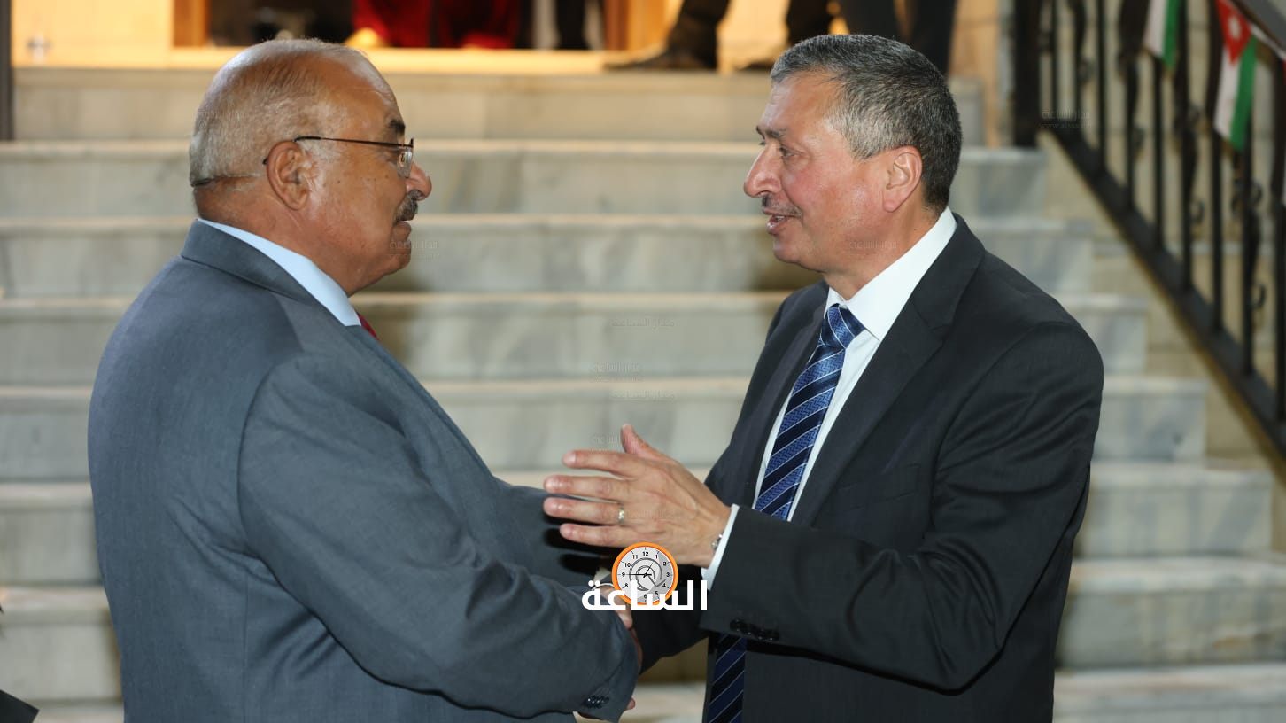 Madar Al-Saa Images 0.8324161382121038