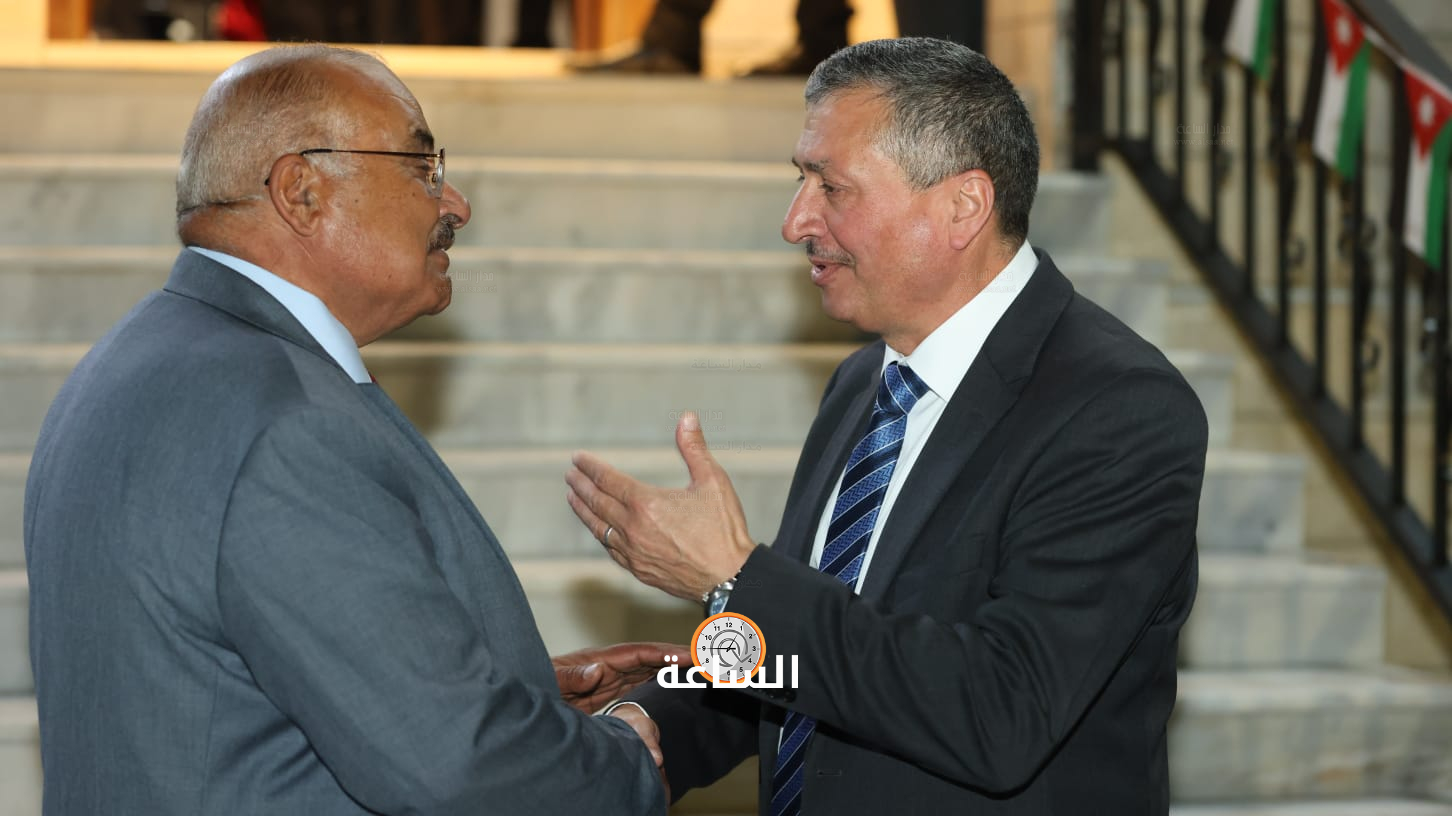 Madar Al-Saa Images 0.4221556160065799