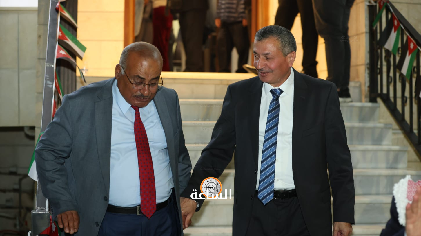 Madar Al-Saa Images 0.15918753812564757