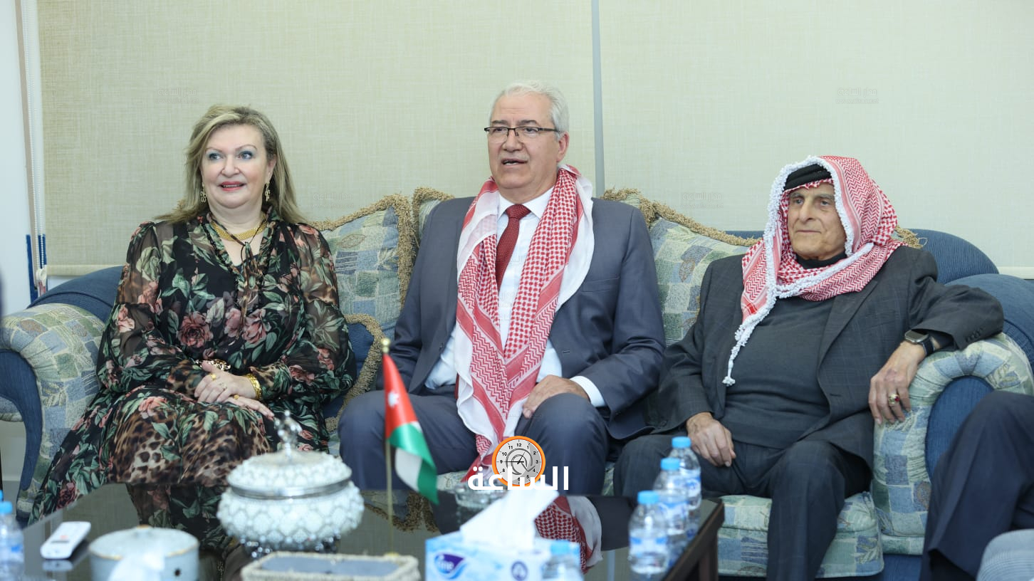 Madar Al-Saa Images 0.7202478648526416