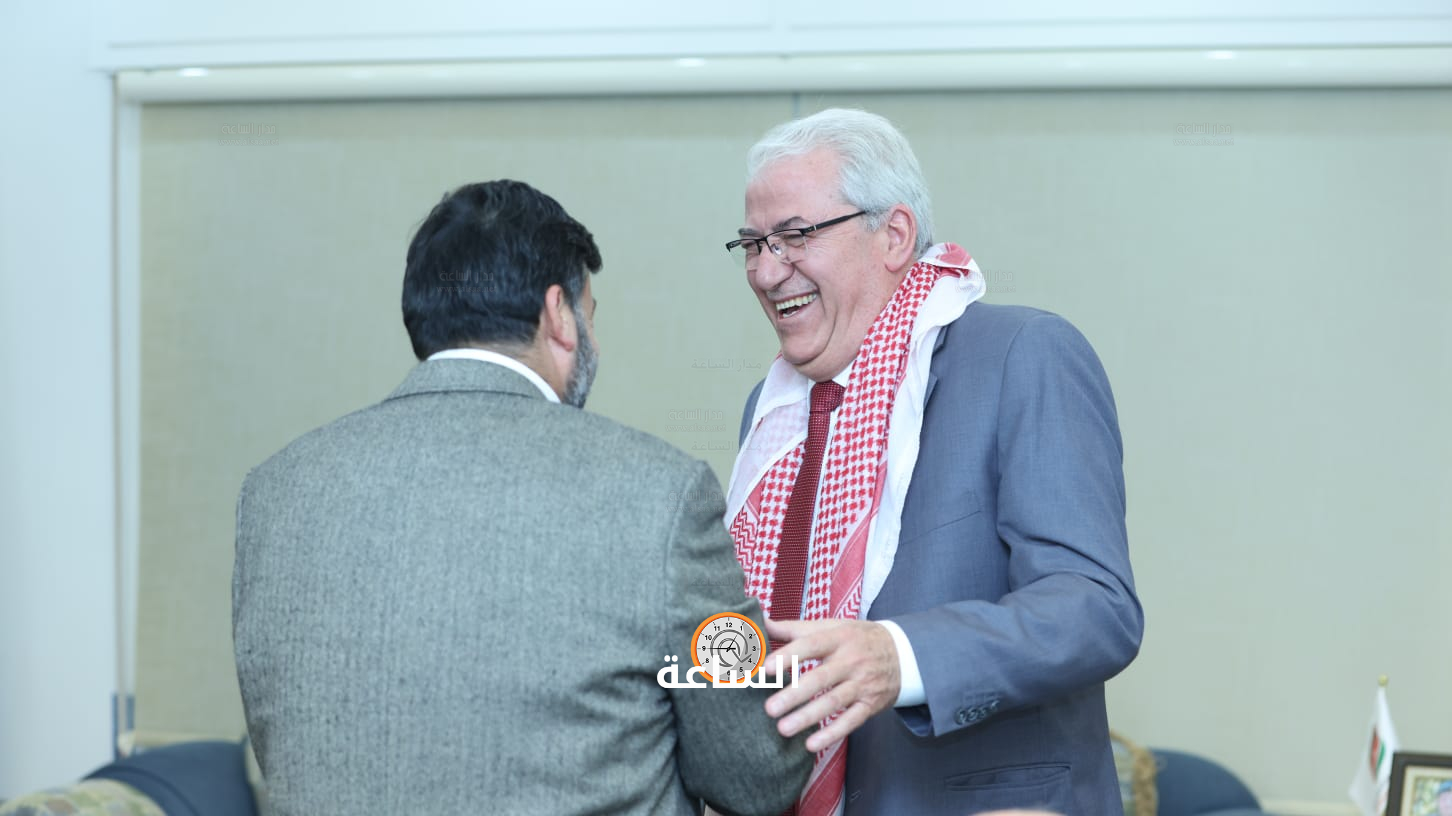 Madar Al-Saa Images 0.035277904031178364